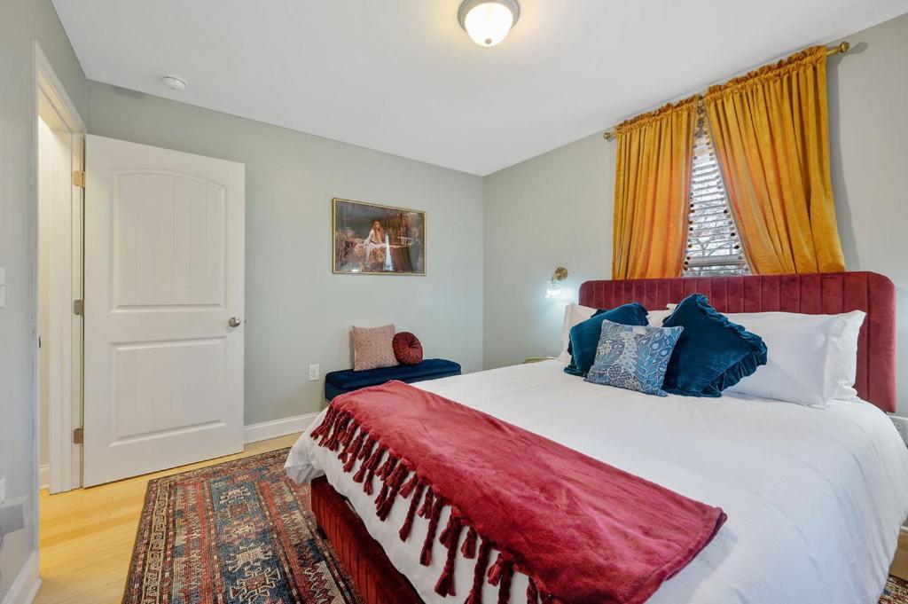 New Victorian Theme, 3Br, Lrg Backyard Close To Pnc Arena, Downtown, And Rdu Airport Raleigh Zewnętrze zdjęcie